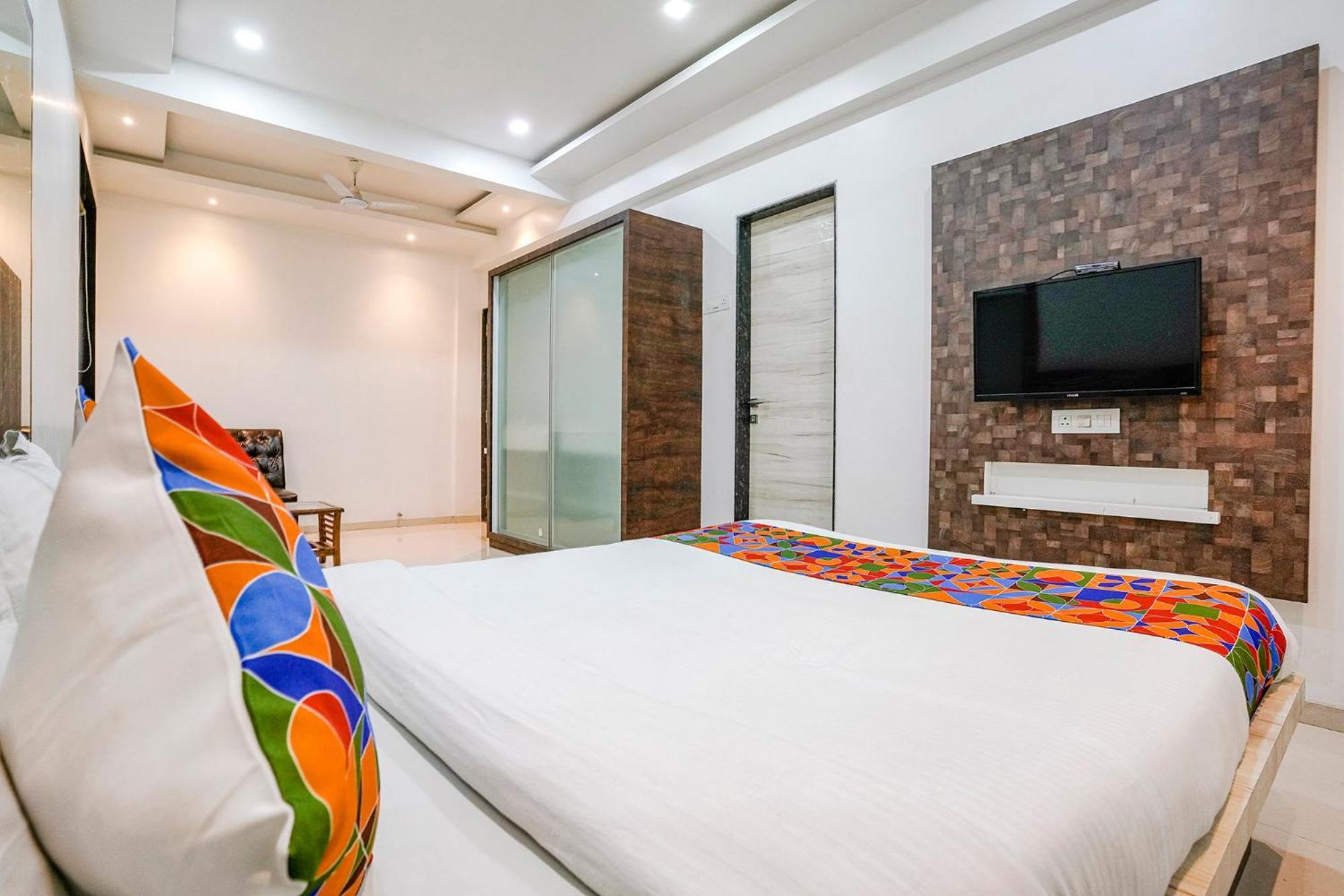 Fabhotel Krishna Inn Kashele Luaran gambar