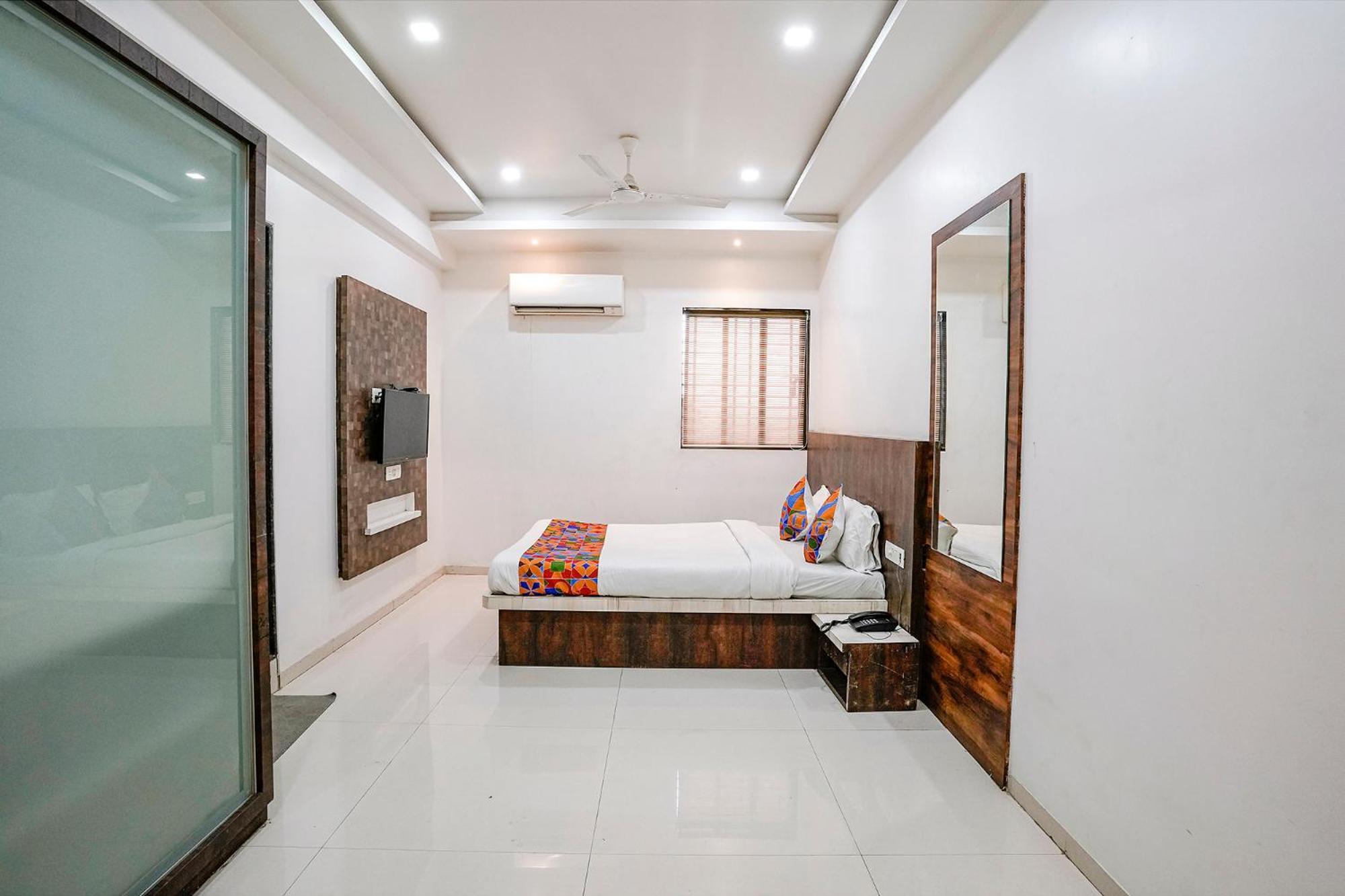 Fabhotel Krishna Inn Kashele Luaran gambar