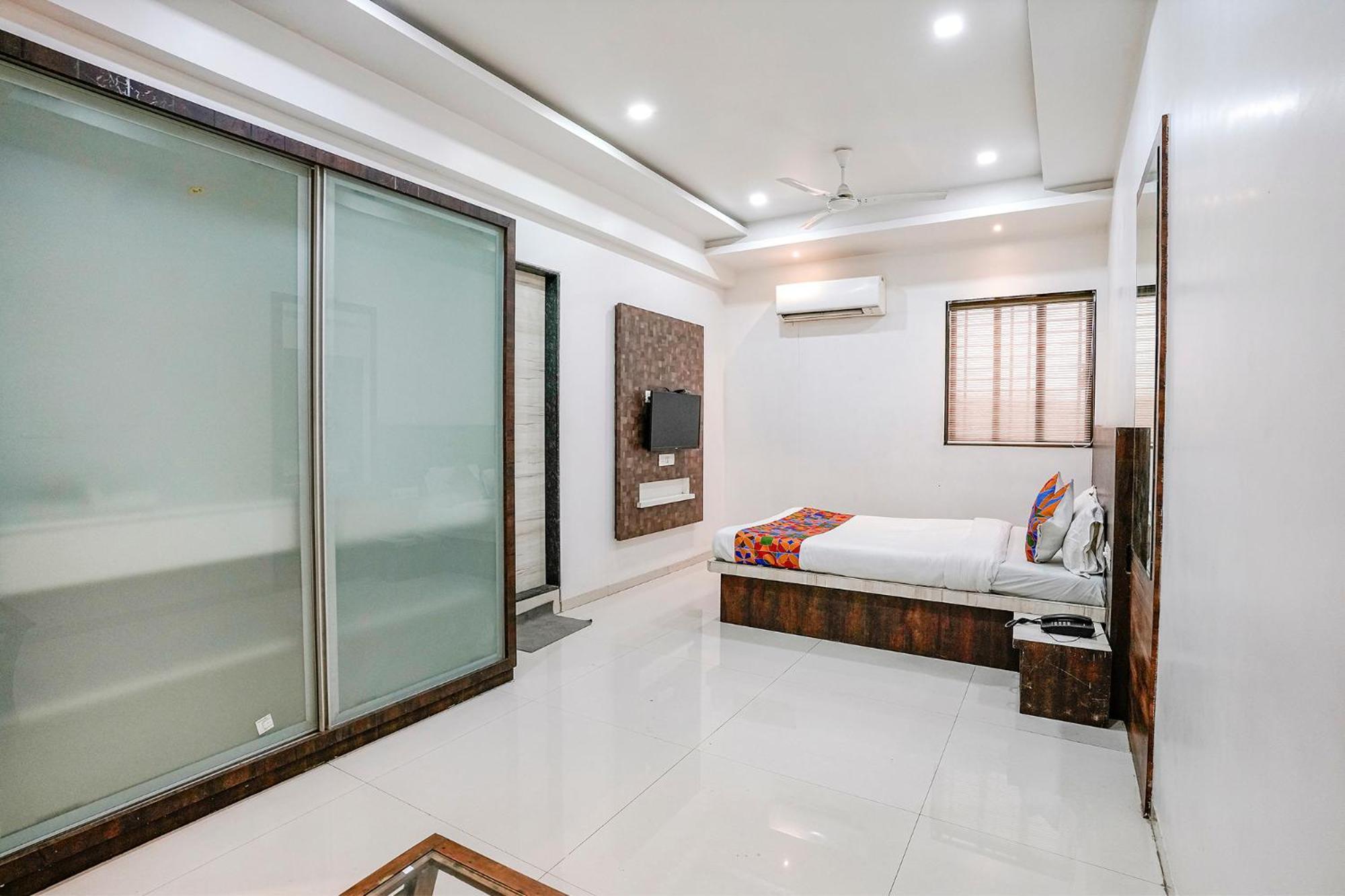 Fabhotel Krishna Inn Kashele Luaran gambar